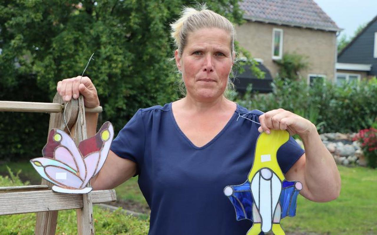 Bea van der Velde: ,,Niemand ziet het aan mij, maar ik zie niet alles en kan dus ook niet alles. Dat vertel ik in alle openheid, omdat anderen zodoende de achtergrond van mijn beslissingen begrijpen”. Bea van der Velde: ,,Niemand ziet het aan mij, maar ik zie niet alles en kan dus ook niet alles. Dat vertel ik in alle openheid, omdat anderen zodoende de achtergrond van mijn beslissingen begrijpen”.