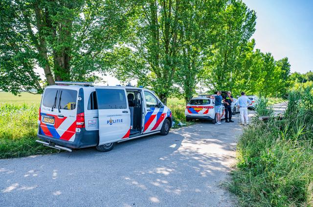 Illegale raveparty in Munnekezijl krijgt ultimatum: voor zondagmiddag vertrekken