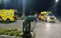 Een traumahelikopter landde bij de McDonald’s in Dokkum om het ambulancepersoneel te assisteren. 