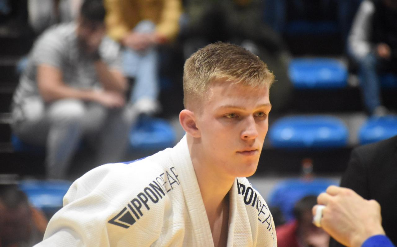 Viervoudig kampioen Quinten van der Veen durft de strijd met oudere judoka's wel aan.