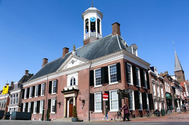 Noardeast bezuinigt: komt het nieuwe gemeentehuis in Dokkum er nog wel? En groene container minder g