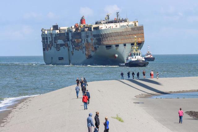 Containervaart blijft burgemeesters Schier en Ameland zorgen baren